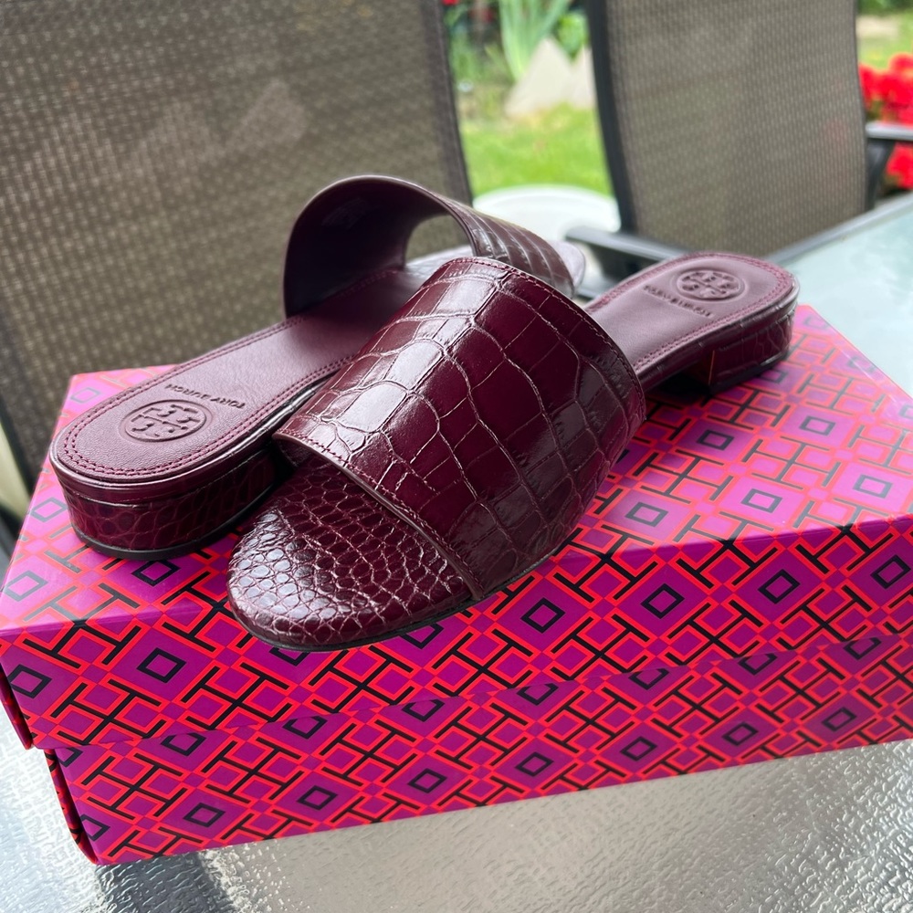 Tory Burch croc leather sandals -new 🐊☀️